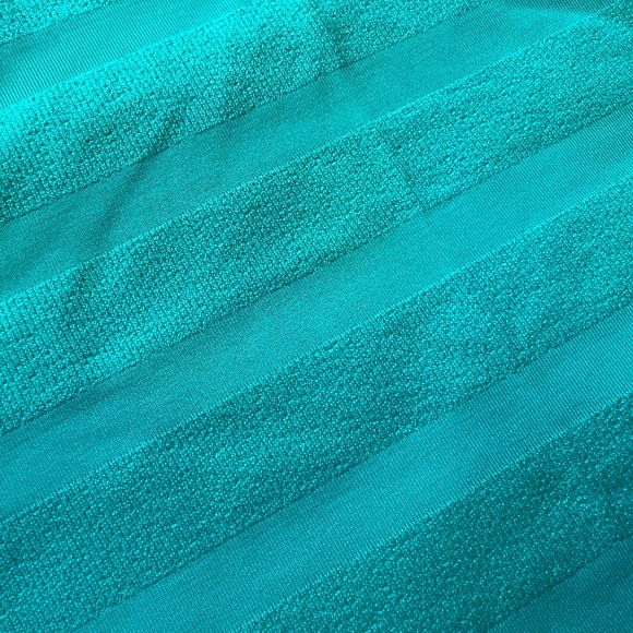 Breathable Turquoise Racer-back Tank - Picture 4 of 6